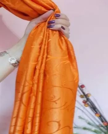 Draperie  portocalie cu model